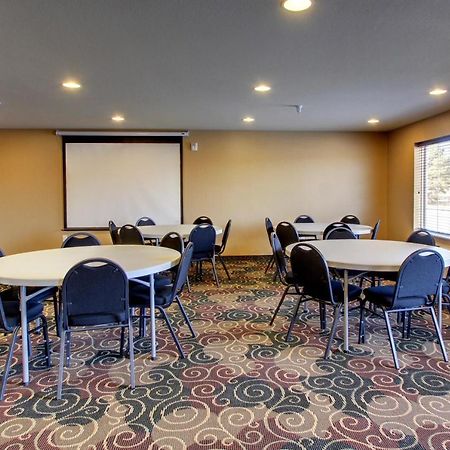Stanton Inn And Suites Екстериор снимка