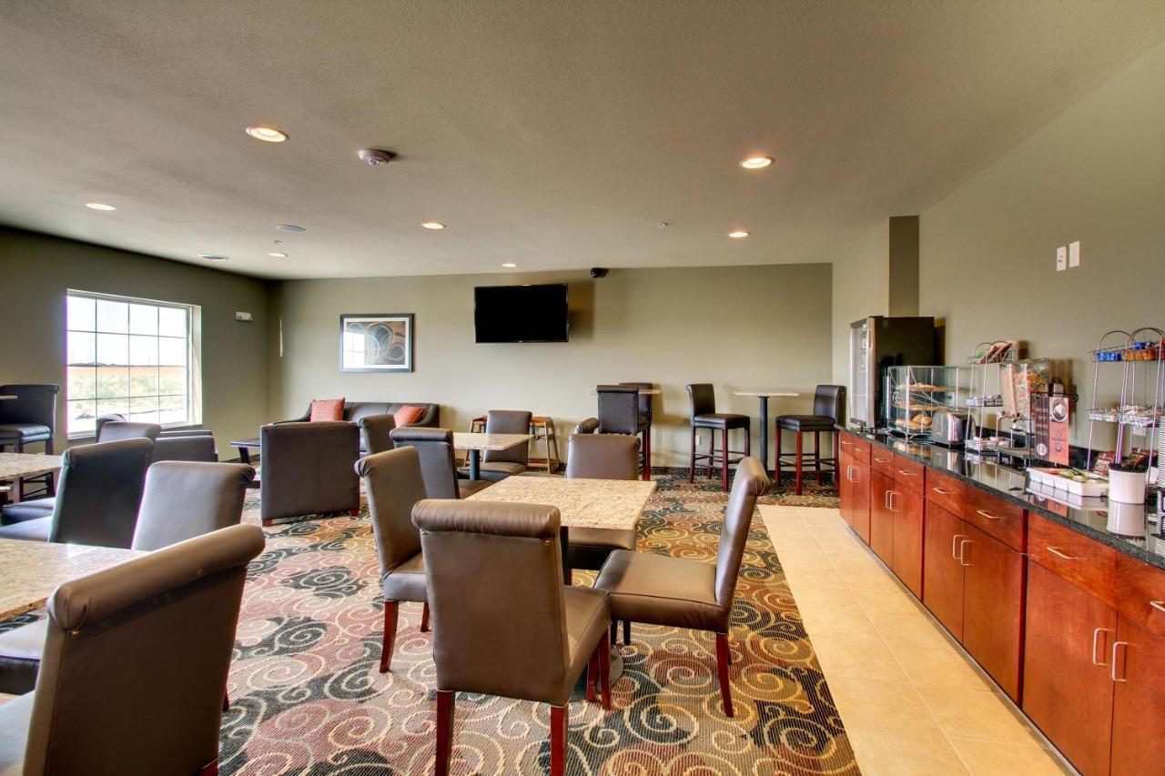 Stanton Inn And Suites Екстериор снимка