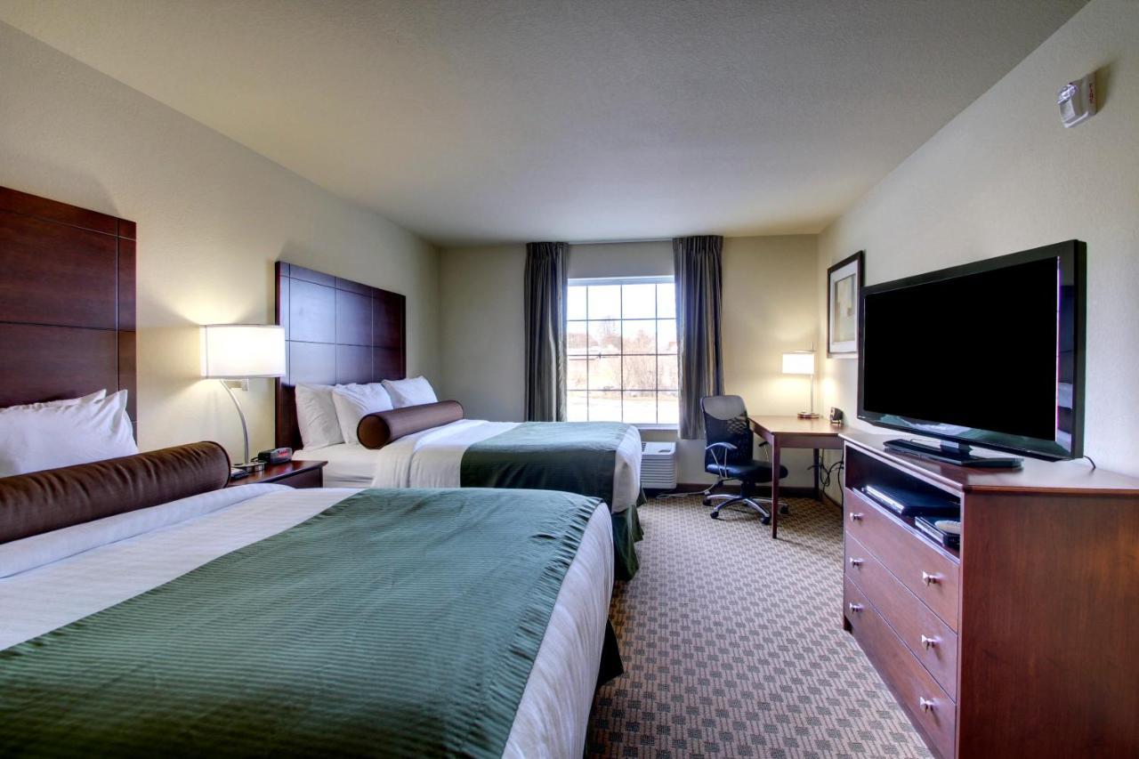 Stanton Inn And Suites Стая снимка
