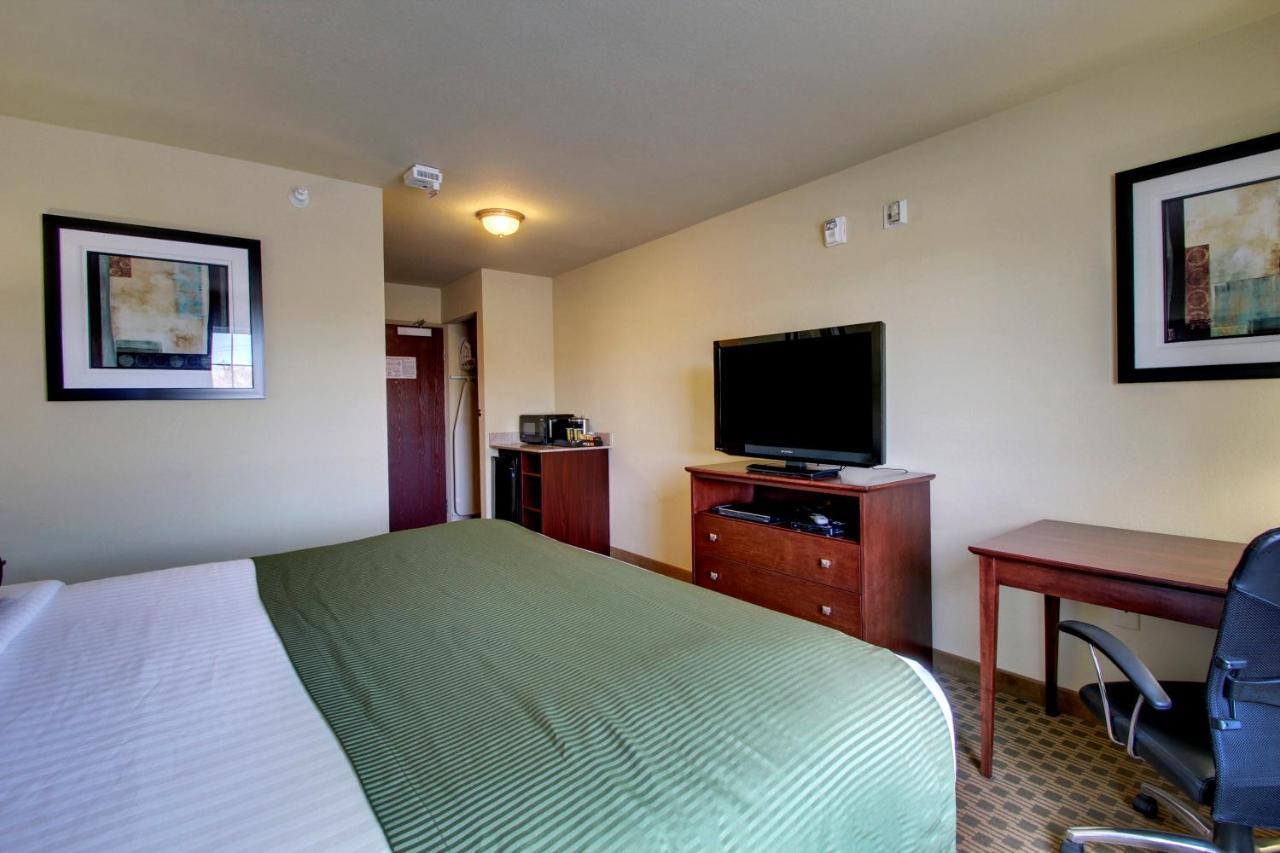 Stanton Inn And Suites Стая снимка