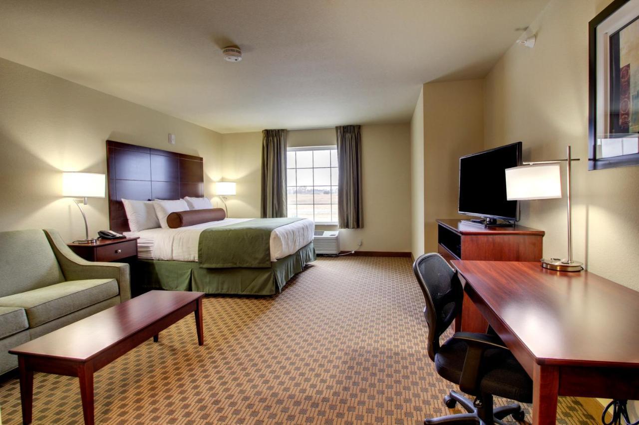 Stanton Inn And Suites Екстериор снимка