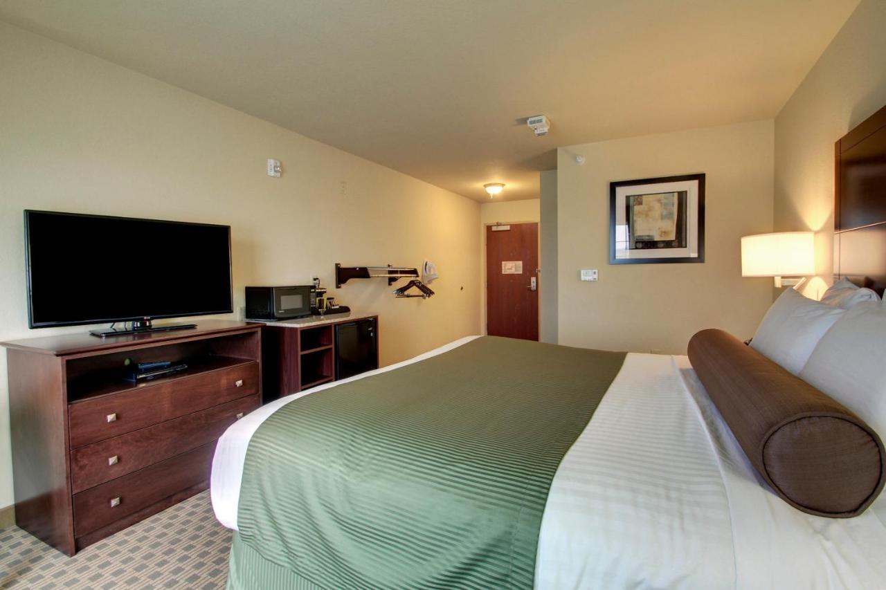 Stanton Inn And Suites Стая снимка